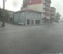 Meteoroloji'den fırtına ve kuvvetli yağış uyarısı