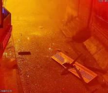 Beyoğlu'nda şiddetli patlama! Bir bina çöktü: Patlama anı kamerada