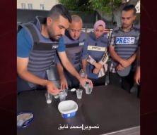 Gazze açlıktan ölüyor! Gazetecilerin baş dönmesini önlemek için yaptıkları kamerada