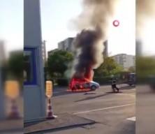 Muayeneden geçmeyen otomobilini yaktı