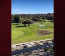Avustralya'da hafif uçak golf sahasına indi