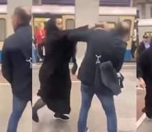 Rusya'da İslam düşmanını perişan ettiler! Başörtülü kadınlardan cesur direniş