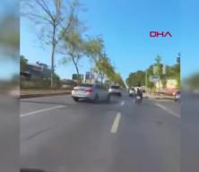 Sinyalsiz şerit değiştiren otomobil kazaya neden oldu