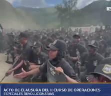 ABD'nin tehdit ettiği Venezuella'da halk gönüllü askerliğe akın etti
