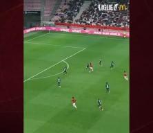 Galatasaray dünyaca ünlü stoperi transfer etti: Bu akşam İstanbul'da