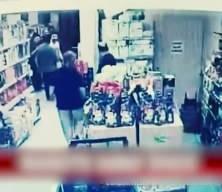 Markette üstü kirlenen damadın gözü döndü ortalığı yıktı geçti