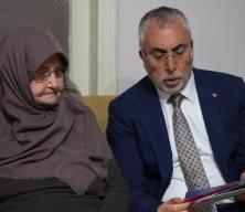 Cumhurbaşkanı Erdoğan'ın "Terörsüz Türkiye" mektubunu  Bakan Işıkhan şehit ailesine okudu