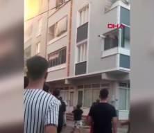 Evde çıkan yangında önce çocuğunu, sonra kendisini 3’üncü kattan attı; o anlar kamerada