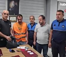 Hatay’da örnek davranış: Altın ve para dolu çanta sahibine teslim edildi