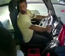 Şanlıurfa'da halk otobüsü şoförüne bıçaklı saldırı: Olay kameraya yansıdı