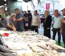 Trabzon’da balıkçı tezgahları şenlendi