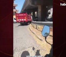 Yola atlayan çocuğa çarpmamak için kaza yaptı!