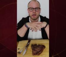 7 yıl sonra ilk kez et yiyen vagan fenomenin o anları kısa sürede viral oldu
