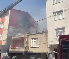 Avcılar'da bir evin çatısında başlayıp 3 binaya sıçrayan yangın söndürüldü