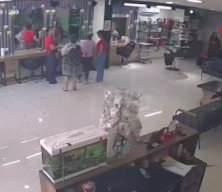 Hatay’da kuaför, “sigara içip geleceğim” bahanesiyle 5 bin TL dolandırıldı