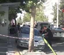 Otomobil otobüs durağına girdi: 8 yaşındaki çocuk hayatını kaybetti