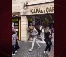 Özel harekat polislerinin Kapalıçarşı'daki huzur devriyesi kameralara böyle yansıdı