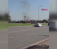 Sapağı kaçıran sürücü, geri manevra yapınca otomobiliyle arkadaki araca çarptı; kaza kamerada