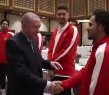 Başkan Erdoğan ve Adem Bona arasında samimi anlar! "İyiyim abi, sen nasılsın?"