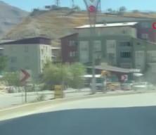 Freni patlayan çekici önüne çıkan araçı biçti geçti!