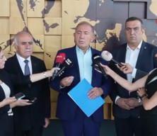 Gürsel Tekin: “Sürekli yalanlarınızı düzeltmek zorundayız, ama teslim olmayacağız”