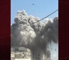 İsrail ordusu, Gazze'de yüzlerce Filistinlinin kaldığı binayı tahliye uyarısından sonra bombaladı