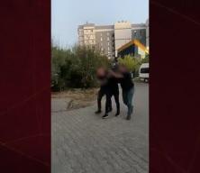 Çocuklarının yanında babaya tokat atan şüpheli yakalandı