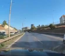Emniyet şeridini keyfi kullanan servis şoförü cezadan kaçamadı