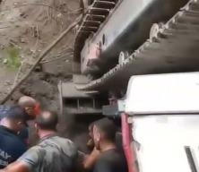 Uçurumdan yuvarlanan kepçe operatörü hayatını kaybetti