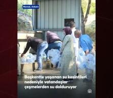 Ankara'da vatandaşlar çeşmelerden su dolduruyor