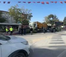 Freni arızalanan kamyon 7 konteyner iş yerine çarptı