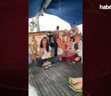 Gazze Yolcularının Marşı: "Dronlar ateş ediyor ama bizi durduramaz"