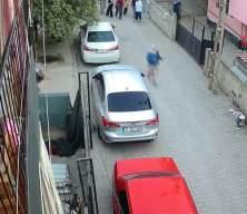 Kaçan şahsı tutmaya çalışan kadın yumruk yedi