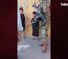 Katil İsrail askerleri 2 Filistinli çocuğu gözaltına aldı!