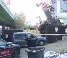 Mecidiyeköy’de inşaat vinci öğrenci yurduna devrildi