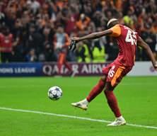 Osimhen'in Liverpool'a attığı penaltı golü herkesi havaya uçurdu