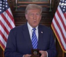 Trump, 1 dolarlara resmini bastıracak