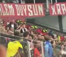 Fenerbahçe kaptanı Mert Hakan Yandaş ile Samsunspor tribünleri arasında tartışma