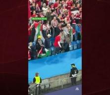 Norveçli taraftarlar İsrail maçında Filistin bayrağı açtı