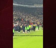 Fenerbahçe’de şok gelişme: Cenk Tosun ve İrfan Can Kahveci kadro dışı bırakıldı!