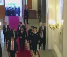 Şara Putin'le Moskova'da görüşürken Esad şehir turunda