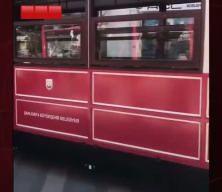 Tramvaya tırmanan çocuğa Yaşlı Amcadan Uyarı: "Devletin malıdır, yapma!"