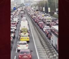 İstanbul'da trafik kitlendi