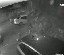 Maltepe’de istinat duvarı park halindeki 3 otomobilin üzerine çöktü!
