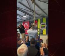 Sadettin Saran gücünü gösterdi! Taraftarlar "Ne yapıyorsunuz Sadettin Bey?" diye sordu