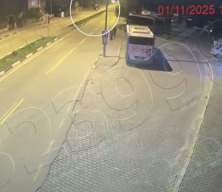 Freni patlayan kamyon az kalsın faciaya neden oluyordu