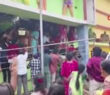 Hindistan'da tapınakta izdiham: 12 ölü