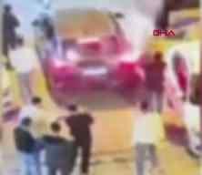 Kız isteme töreninde atılan havai fişek komşunun evini yaktı