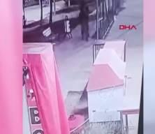 Parkta tartıştıkları 3 lise öğrencisini dövüp, bıçakladılar; olay kamerada