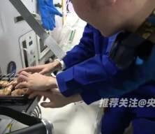 Çinli taykonotlardan uzay mutfağında ilk: Tiengong’da tavuk kanadı pişirdiler